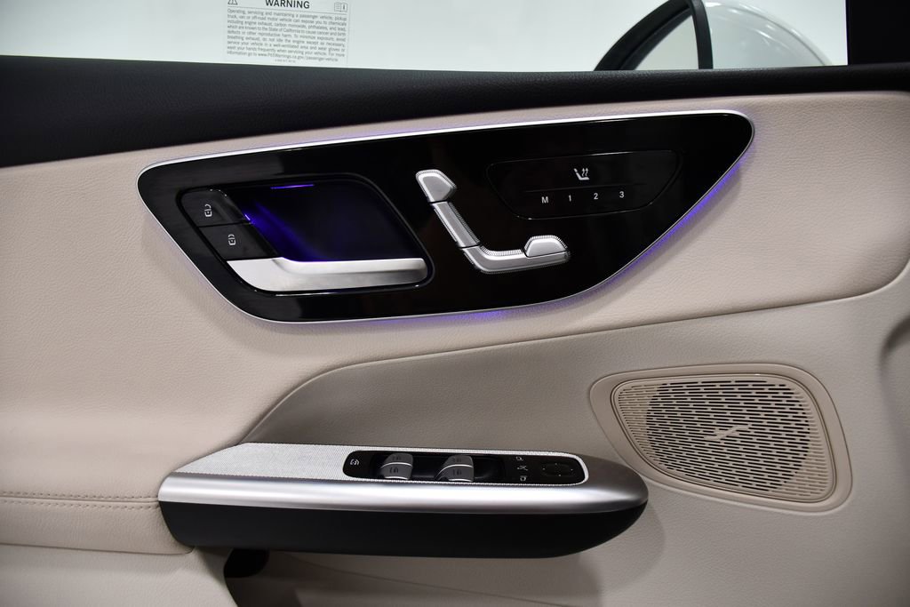 Certified 2025 Mercedes-Benz GLC 300 4MATIC image 17