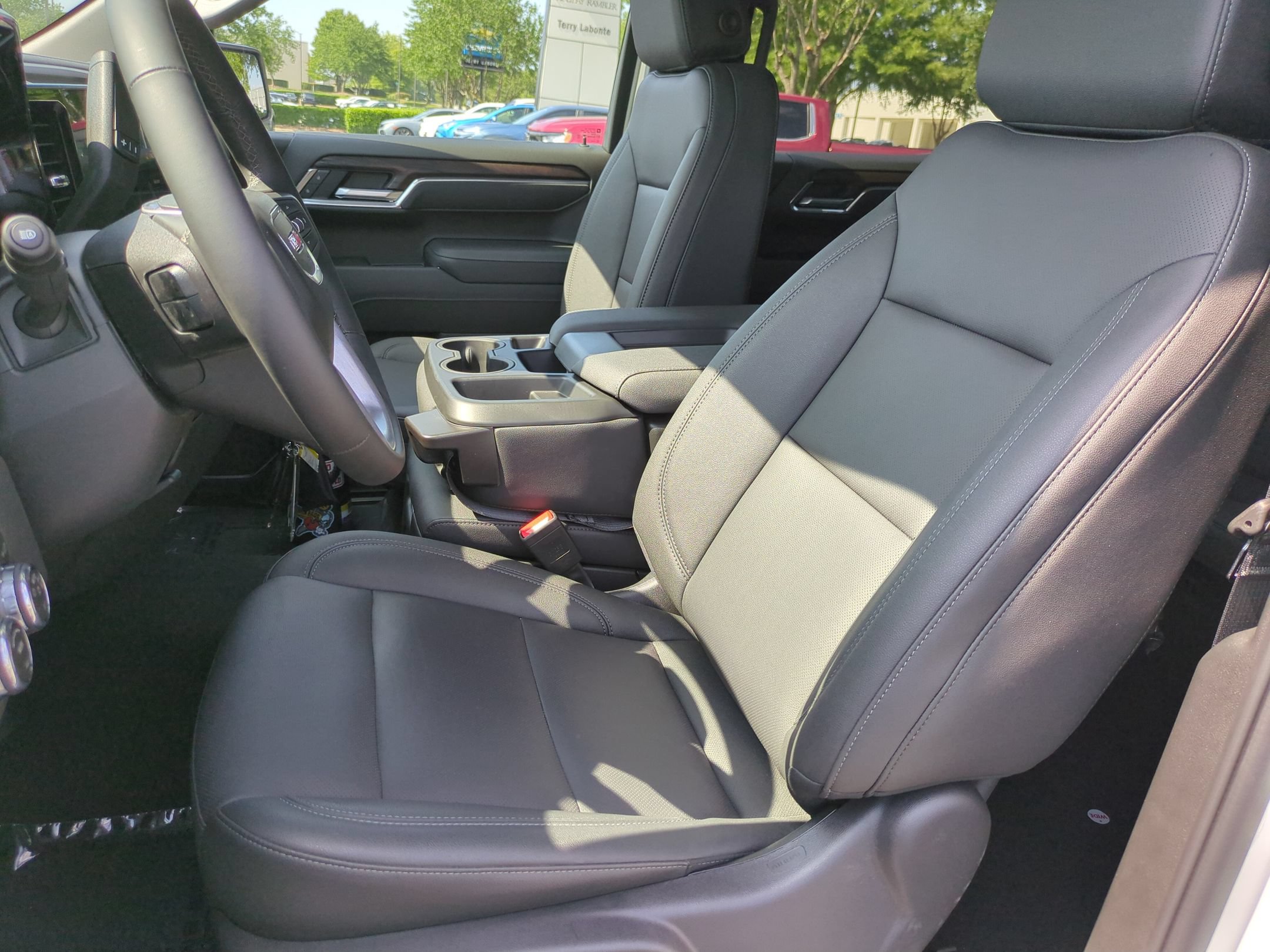 Used 2026 GMC Sierra 1500 SLT RWD image 16