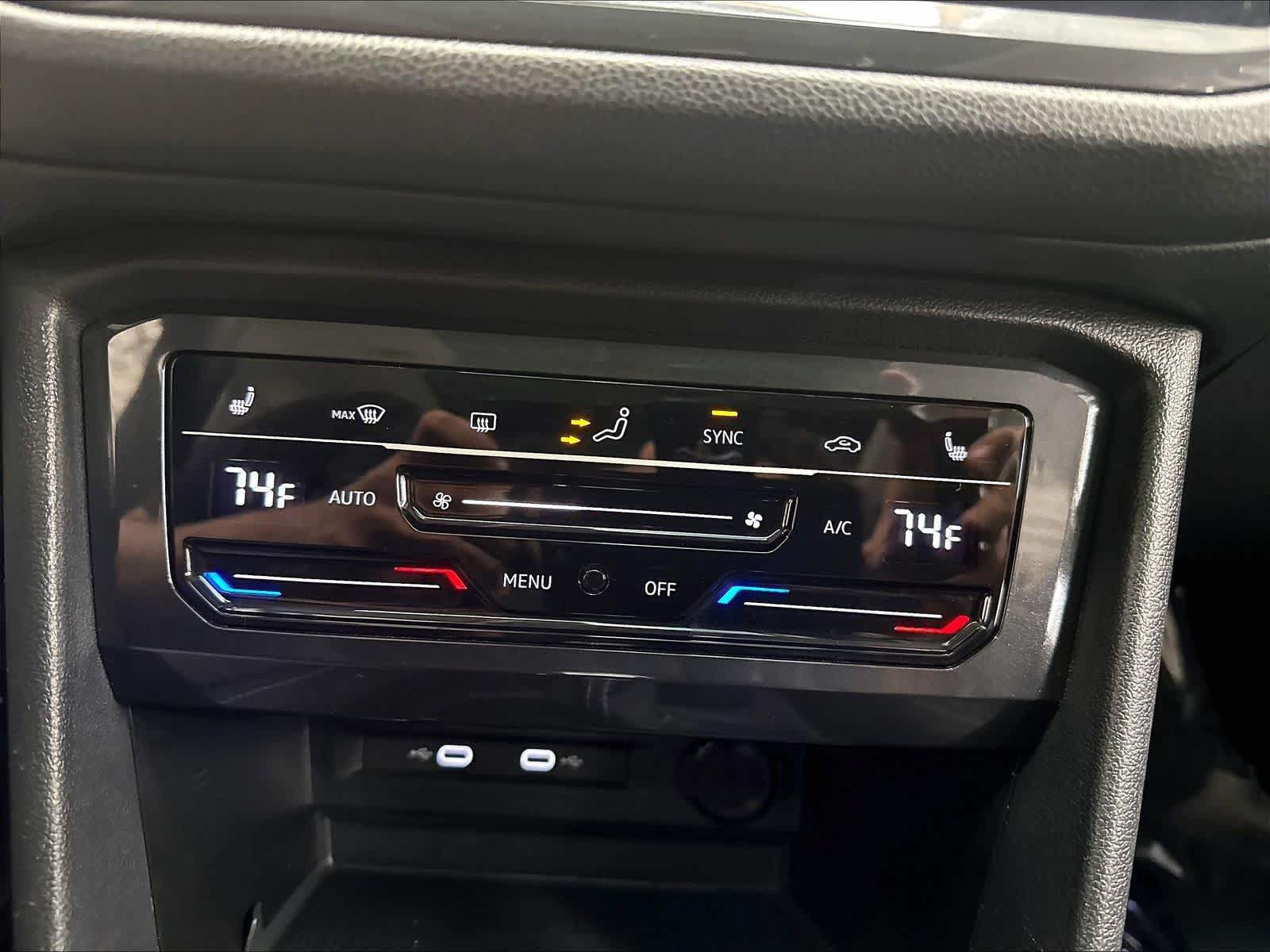 Used 2023 Volkswagen Tiguan SE w/ Panoramic Sunroof Package FWD image 19