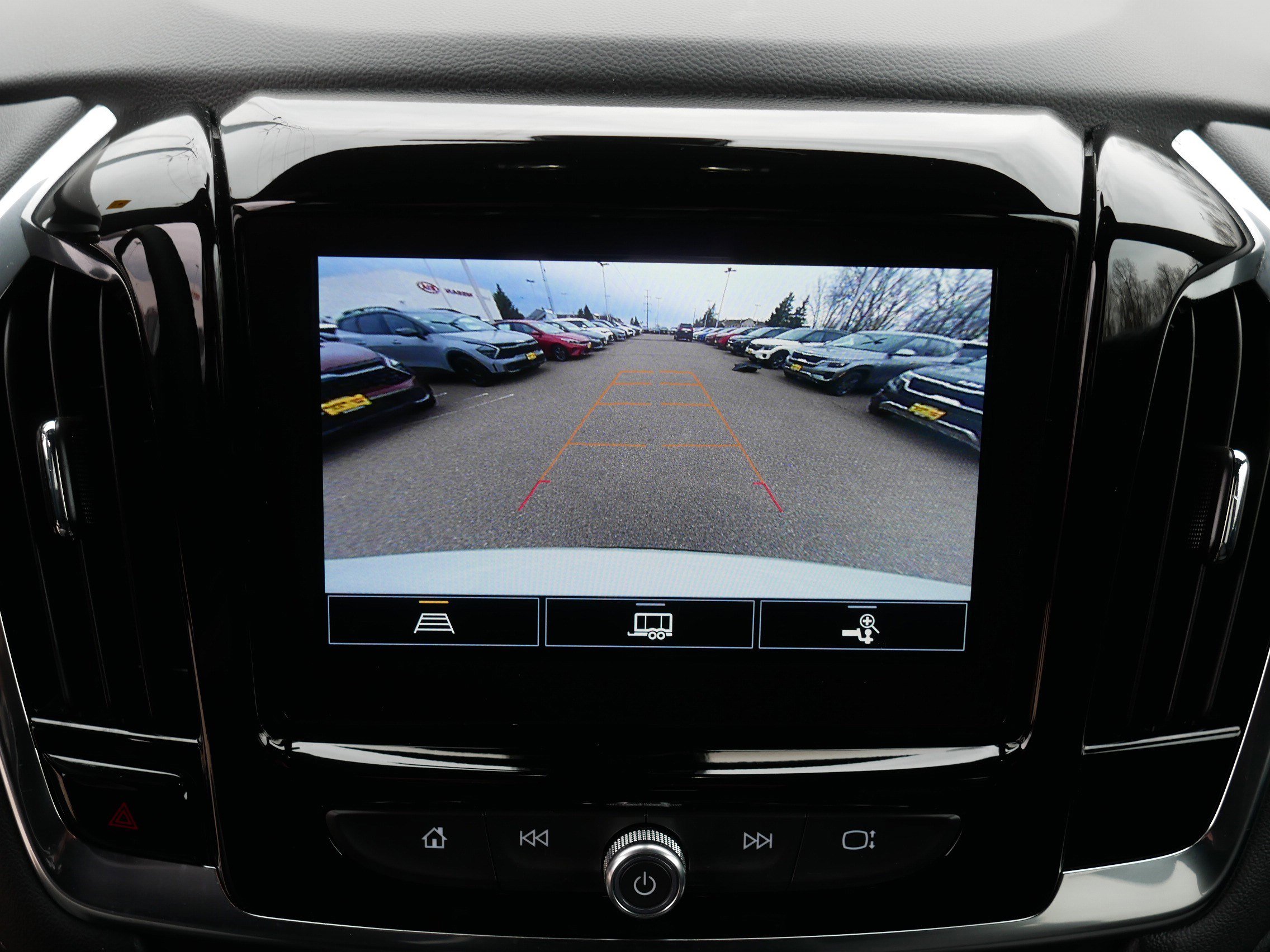 Used 2023 Chevrolet Traverse LT image 27