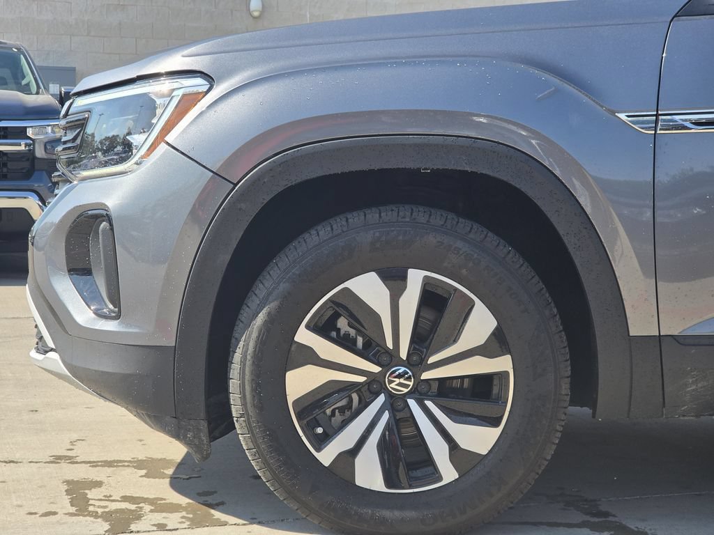 Used 2025 Volkswagen Atlas Cross Sport SE FWD image 7