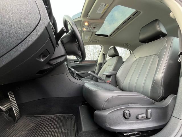 Certified 2020 Volkswagen Passat 2.0T SEL image 29