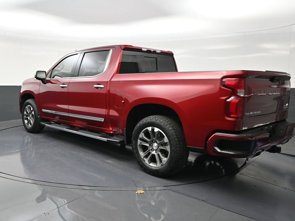 Used 2024 Chevrolet Silverado 1500 High Country w/ Z71 Off-Road Package AWD/4WD image 3