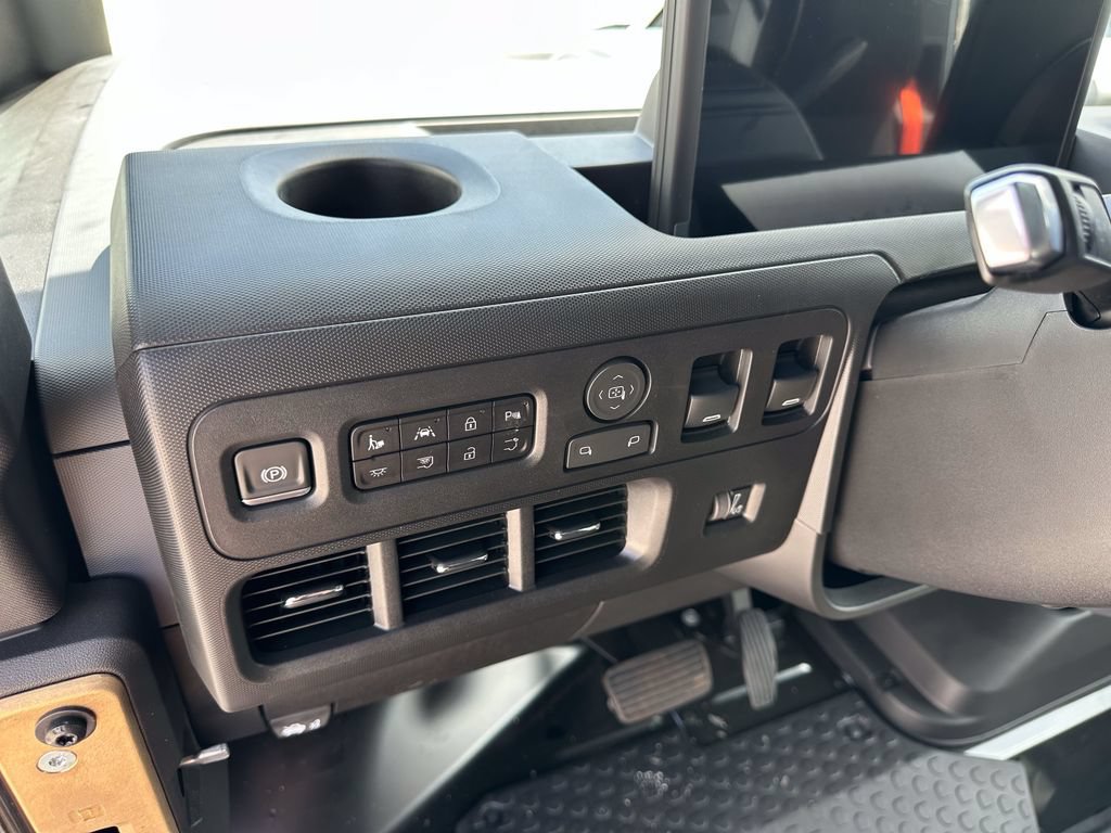 New 2026 Chevrolet Brightdrop 400 w/ Power Door Package AWD/4WD image 12