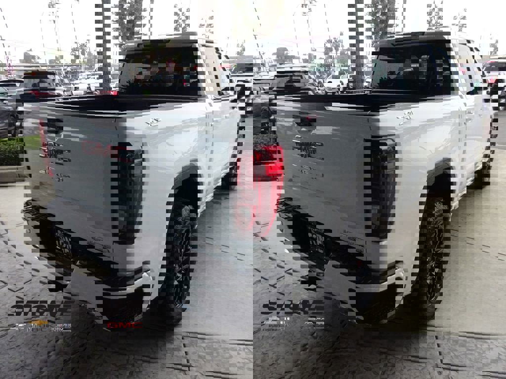 New 2026 GMC Sierra 1500 Elevation image 9