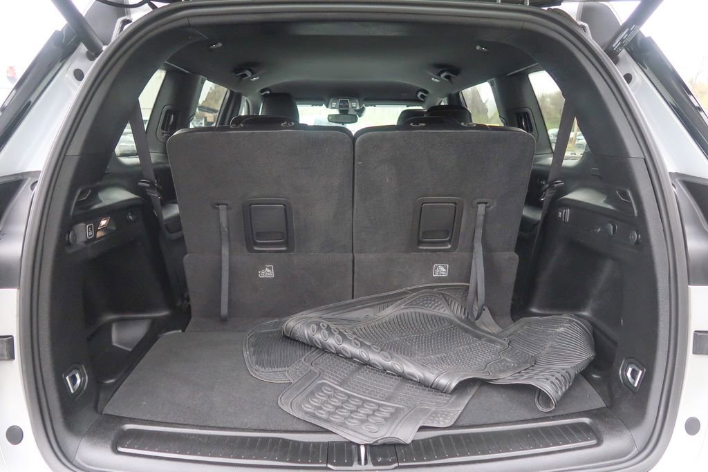 Used 2023 Jeep Grand Cherokee L Laredo RWD image 11