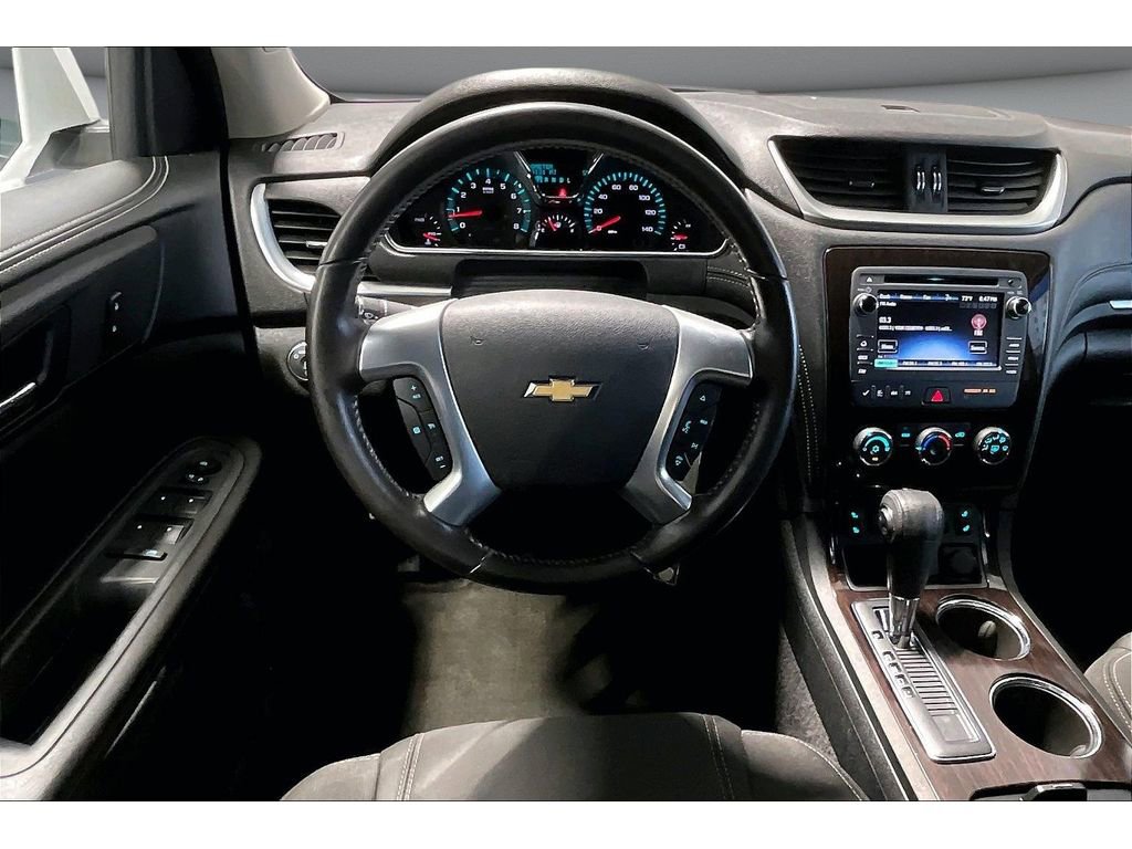 Used 2017 Chevrolet Traverse LT w/ Style and Technology Package FWD image 7