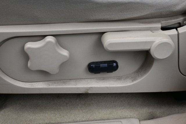 Used 2006 Ford Explorer XLT AWD/4WD image 12