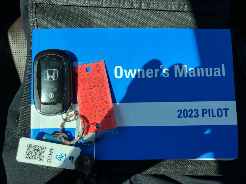 Certified 2023 Honda Pilot Elite image 38