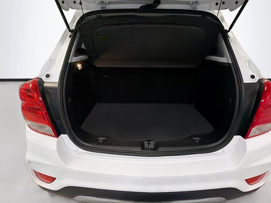 Used 2020 Chevrolet Trax LT w/ Sun & Sound Package FWD image 28