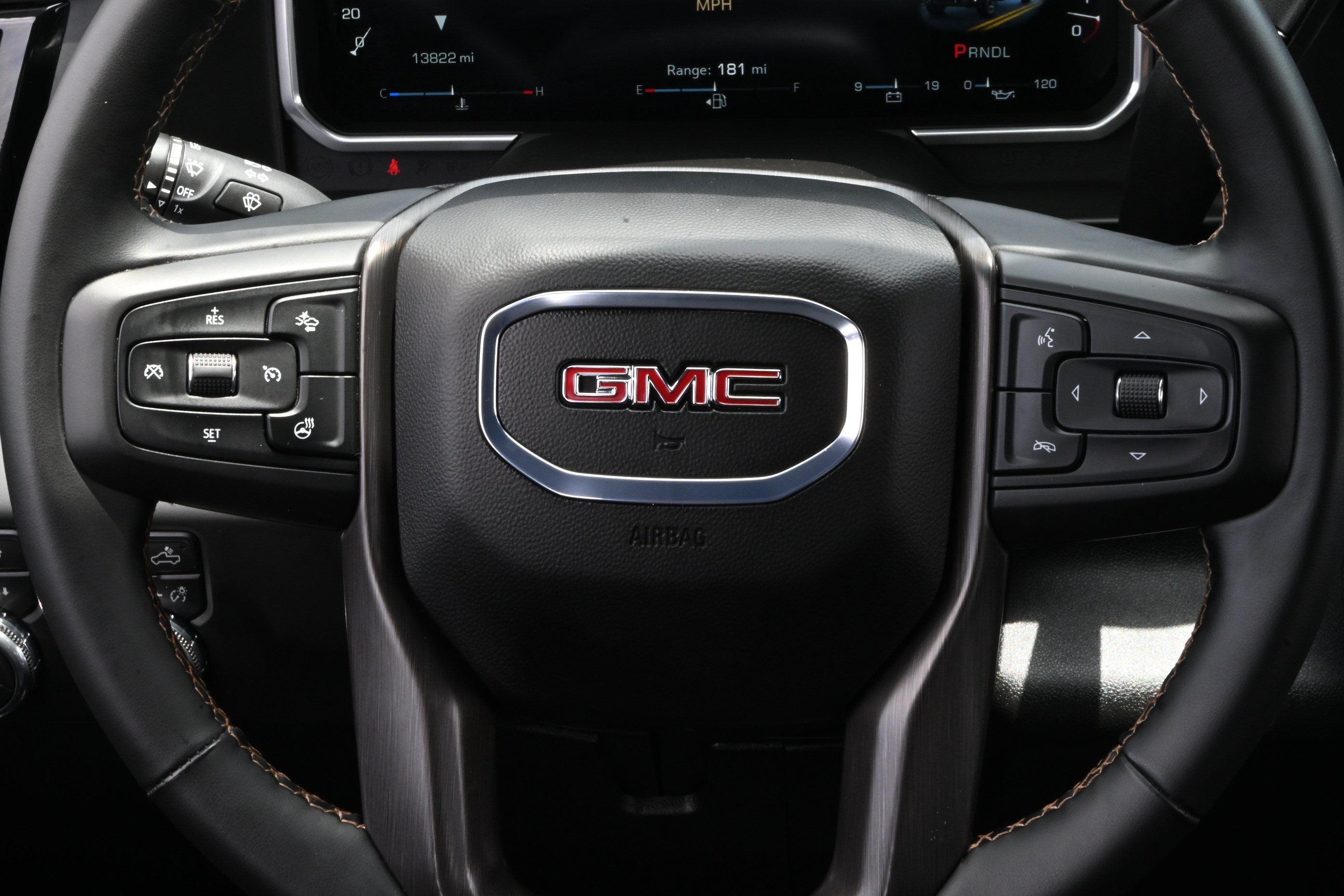 Used 2026 GMC Sierra 2500 AT4 w/ Technology Package AWD/4WD image 38