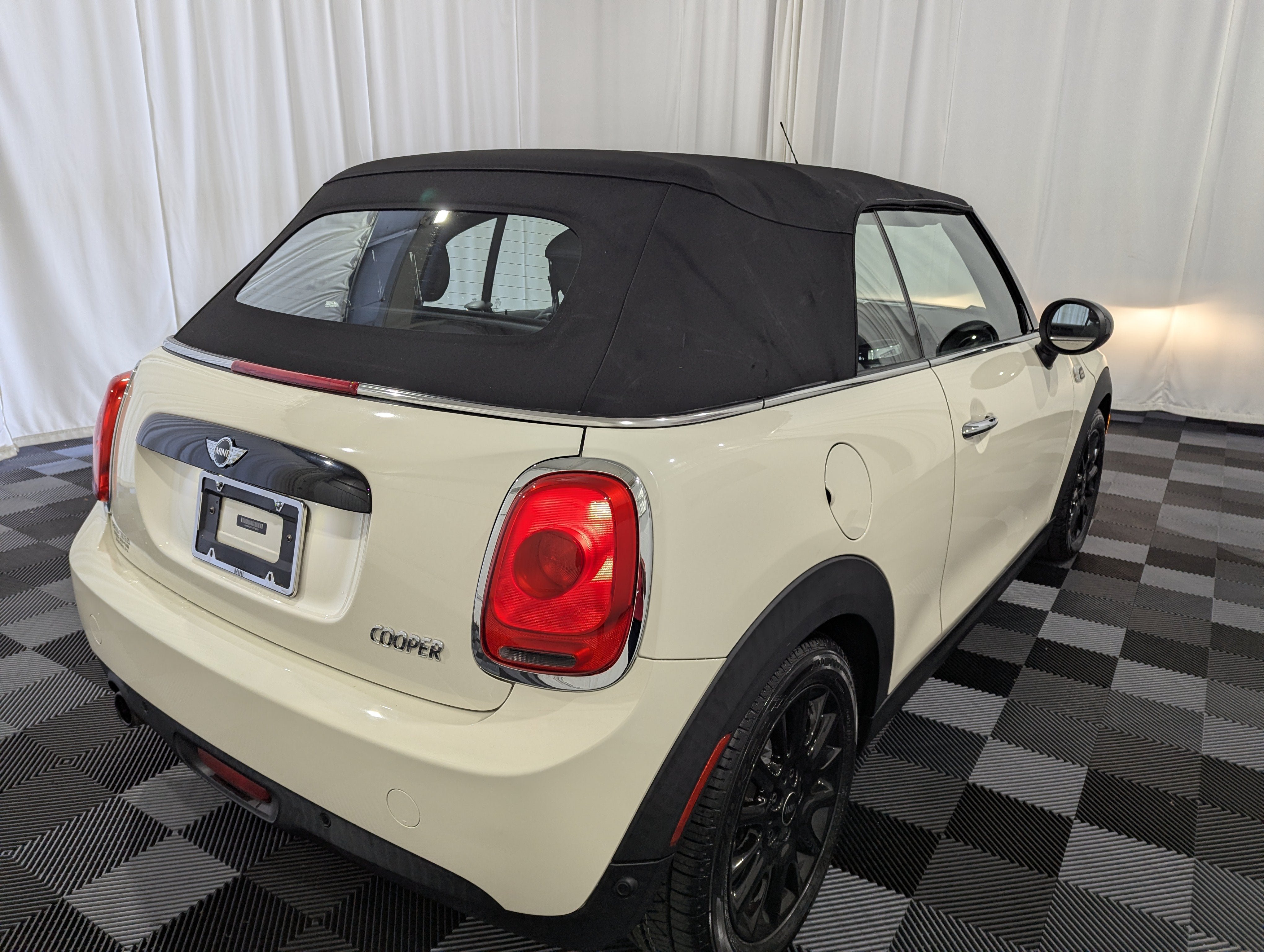 Used 2017 MINI Cooper Convertible FWD image 7