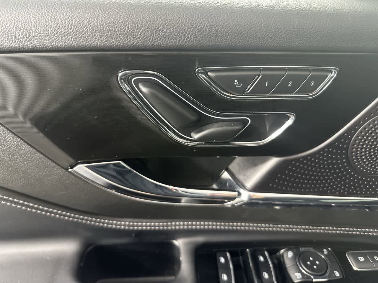 Used 2024 Lincoln Corsair FWD image 12