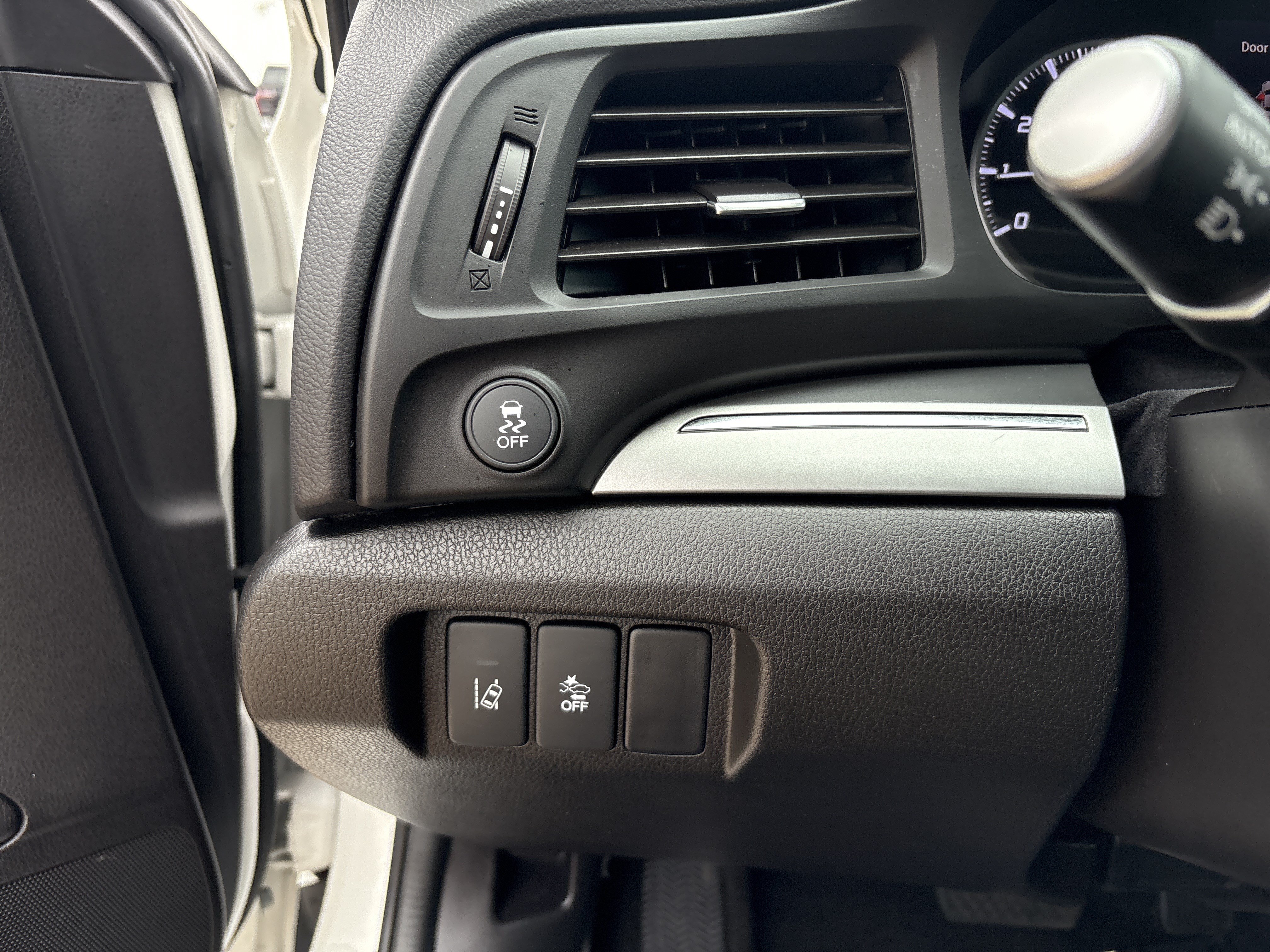 Used 2019 Acura ILX FWD image 25