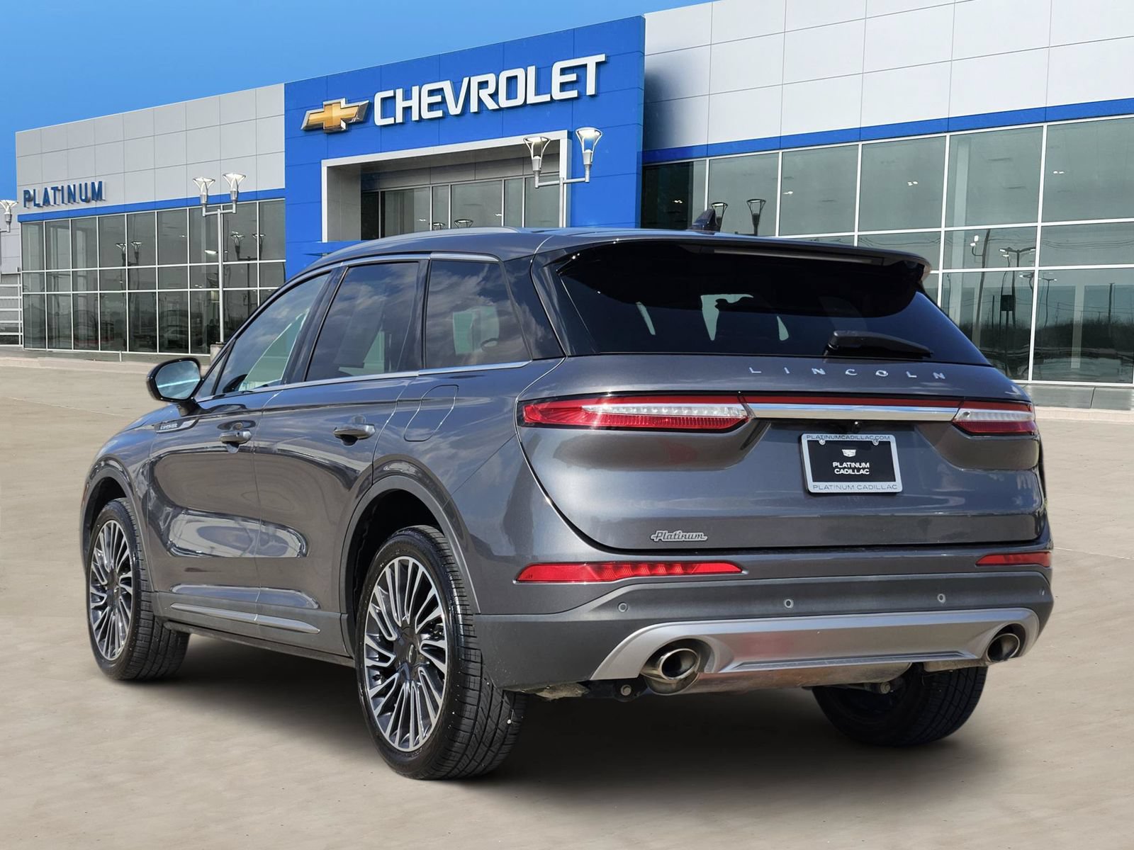 Used 2021 Lincoln Corsair Reserve FWD image 4