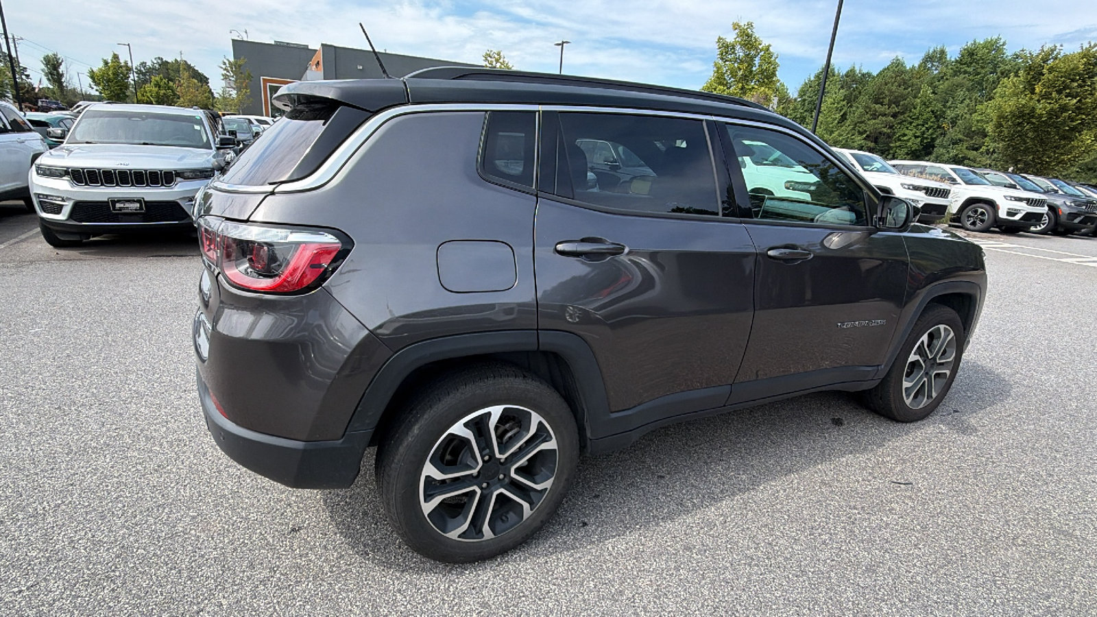 Used 2024 Jeep Compass Limited AWD/4WD image 8