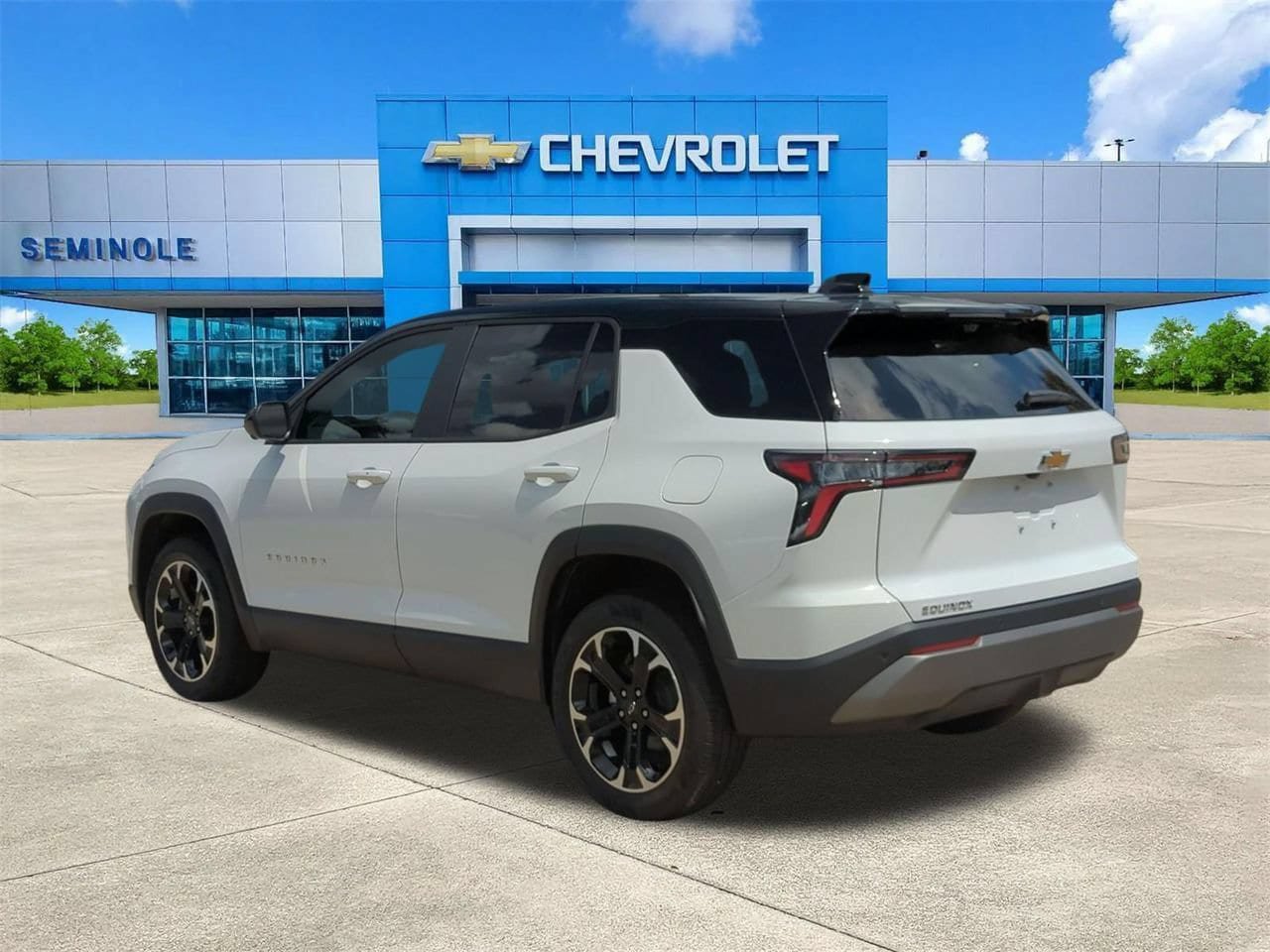 New 2027 Chevrolet Equinox LT w/ Safety and Technology Package FWD image 3