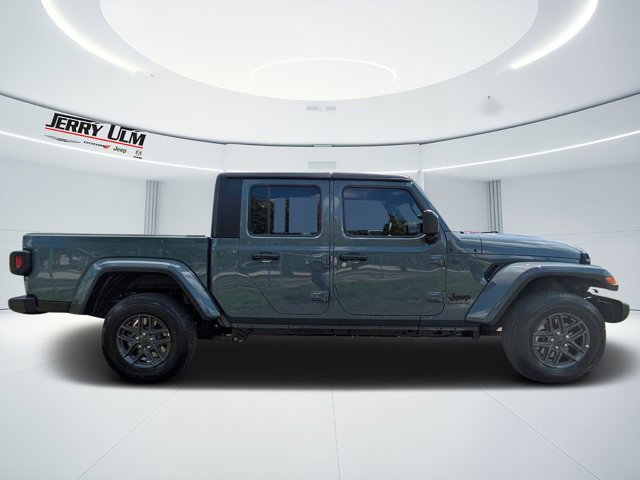 New 2025 Jeep Gladiator Sport image 2