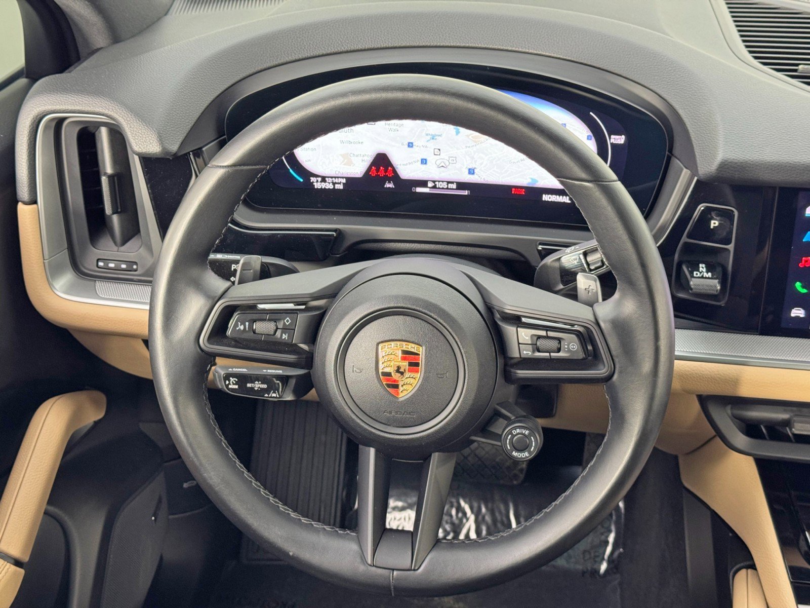 Used 2024 Porsche Cayenne w/ Sport Chrono Package image 21