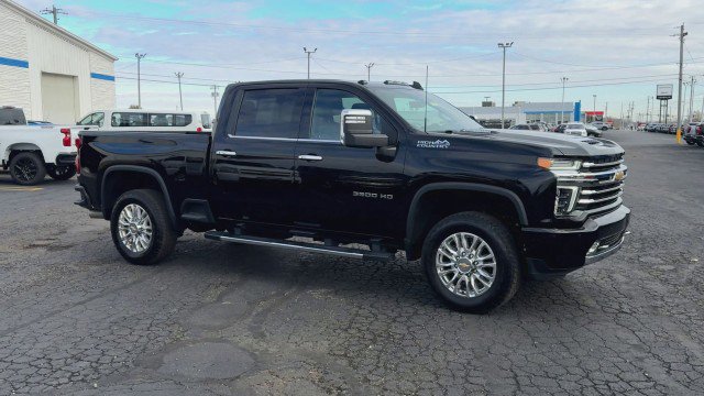 Certified 2022 Chevrolet Silverado 3500 High Country w/ LPO, Hitch Package image 2