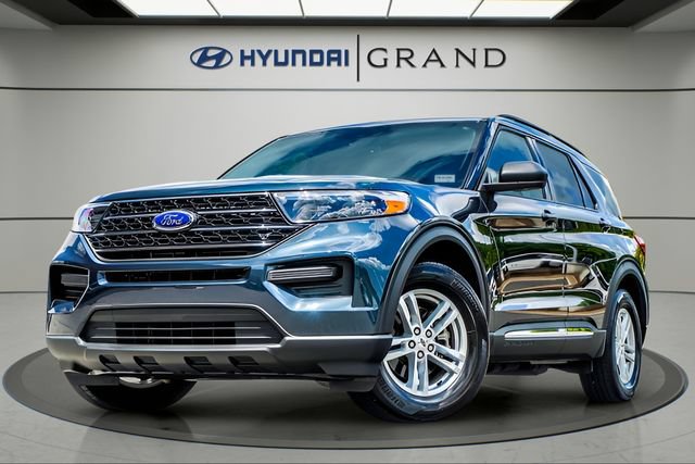Used 2024 Ford Explorer XLT RWD image 1