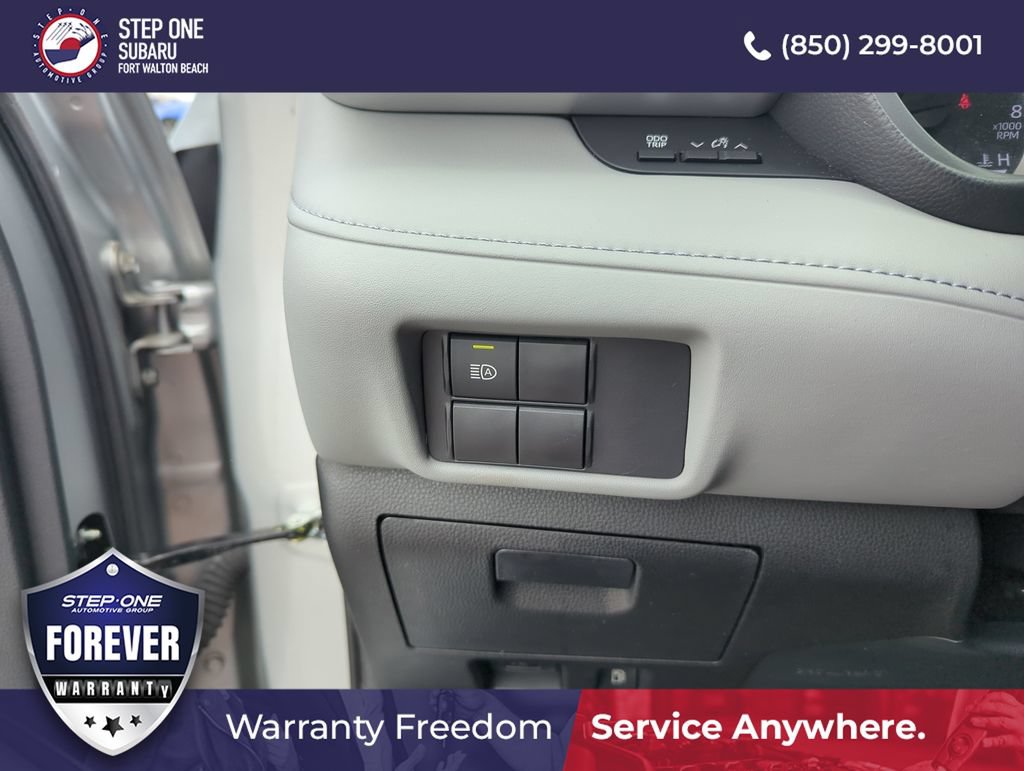 Used 2021 Toyota Highlander L FWD image 20