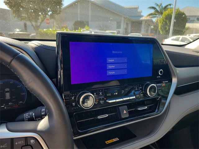 Used 2023 Toyota Highlander Platinum image 20
