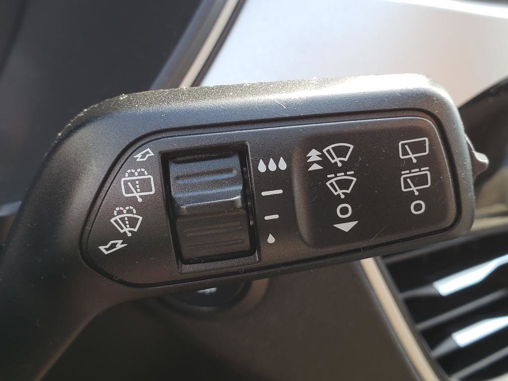 Used 2022 Ford Escape SE image 25