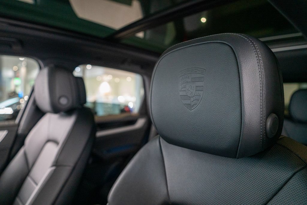 New 2025 Porsche Cayenne AWD/4WD image 25