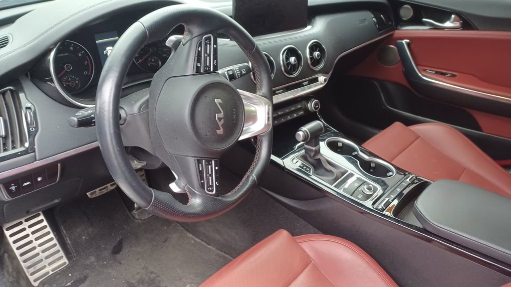 Used 2023 Kia Stinger GT-Line w/ Sun & Sound Package image 4