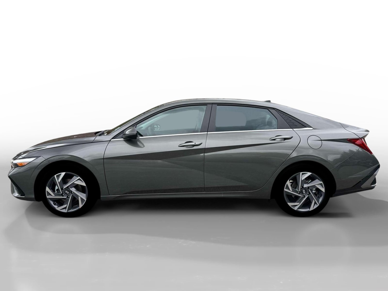 New 2026 Hyundai Elantra Limited FWD image 3