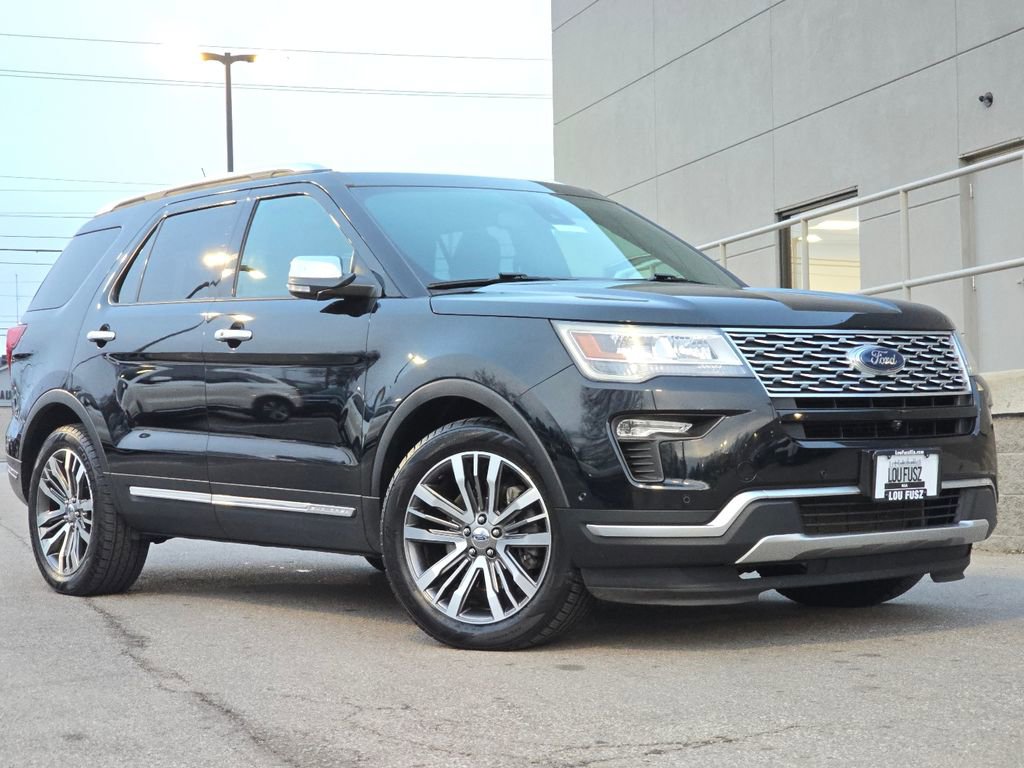 Used 2018 Ford Explorer Platinum image 2