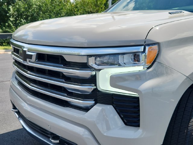 New 2026 Chevrolet Silverado 1500 High Country w/ High Country Premium Package AWD/4WD image 10