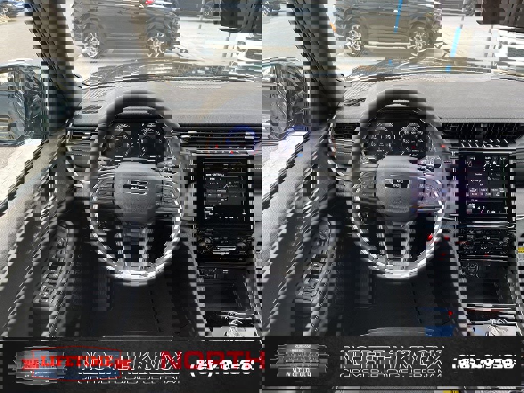 New 2025 Jeep Grand Cherokee Altitude image 14