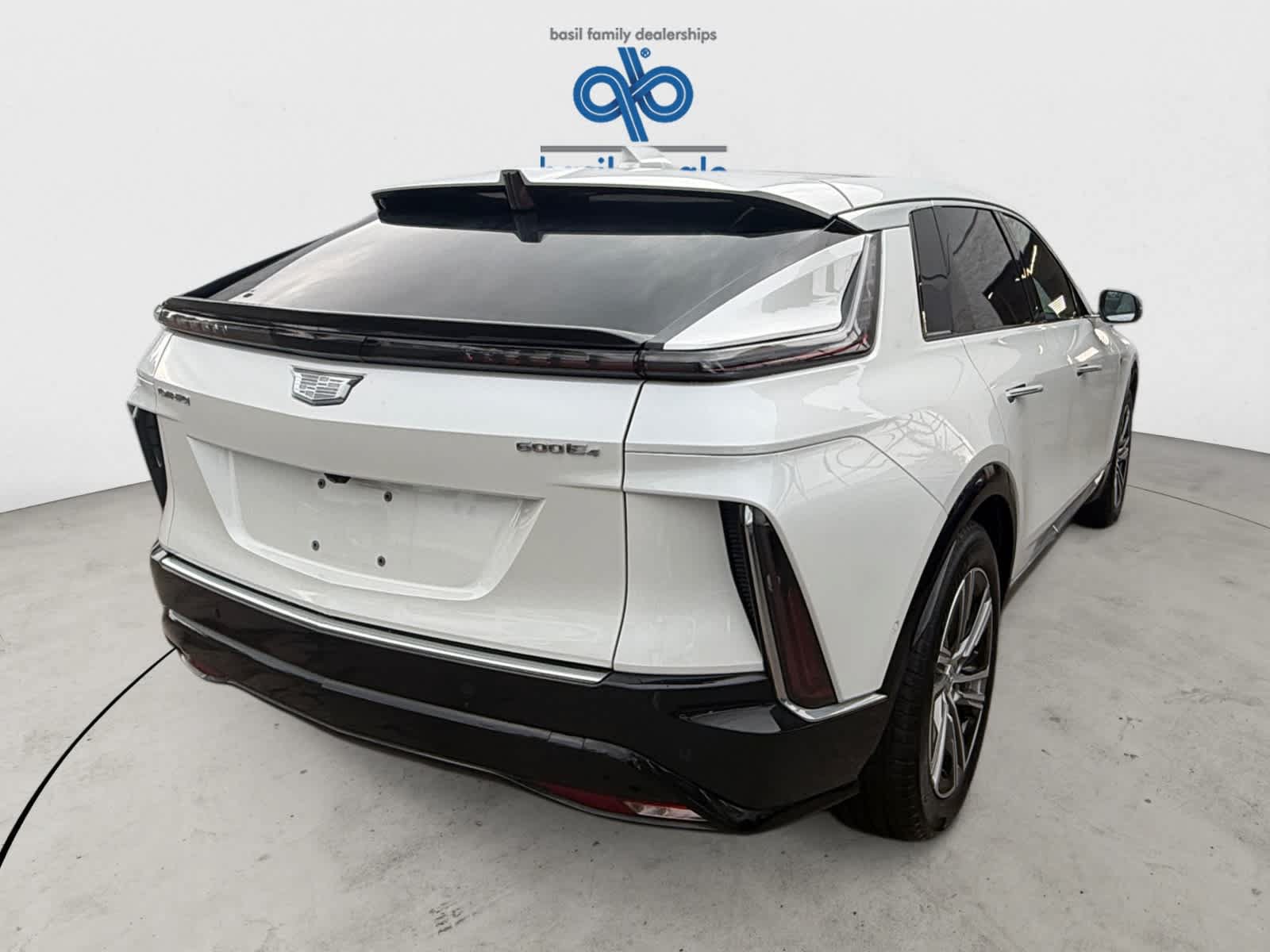 Used 2024 Cadillac Lyriq Luxury w/ LPO, Floor Liner Package AWD/4WD image 6