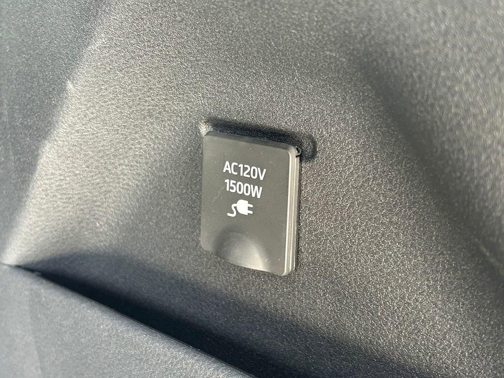 Used 2025 Toyota Sienna Limited AWD/4WD image 16