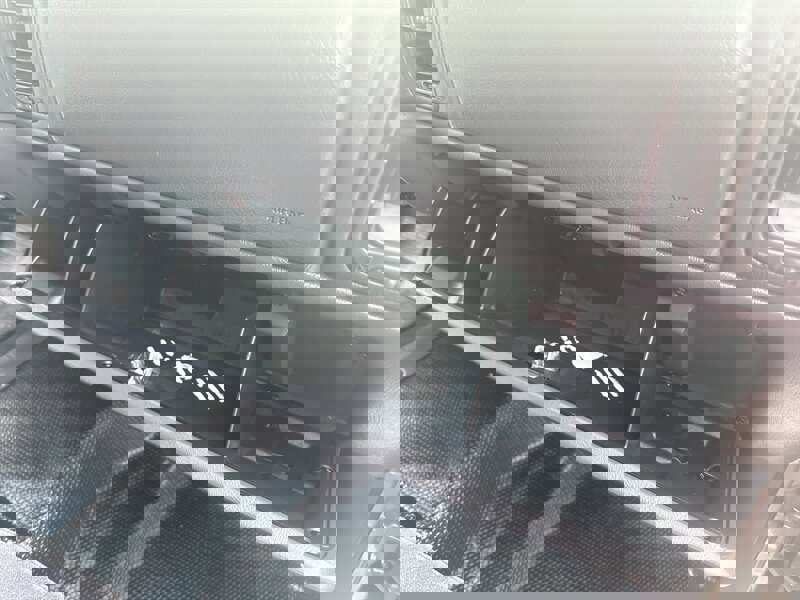 Used 2001 Chevrolet Silverado 2500 4x4 Crew Cab image 19