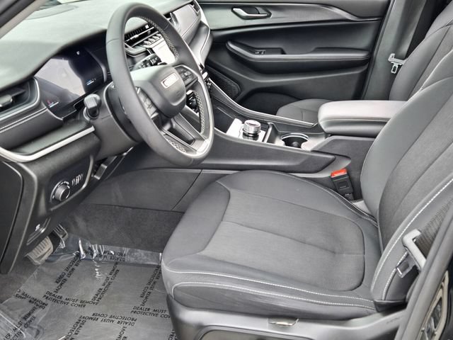 Used 2023 Jeep Grand Cherokee Laredo X AWD/4WD image 10