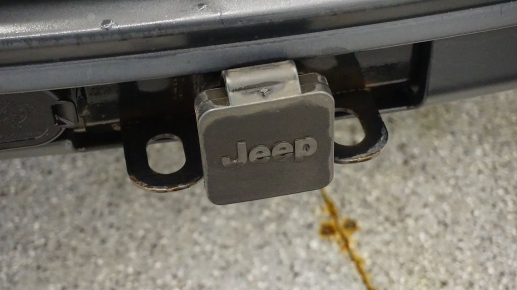 Certified 2017 Jeep Grand Cherokee Laredo w/ Quick Order Package 23E image 17