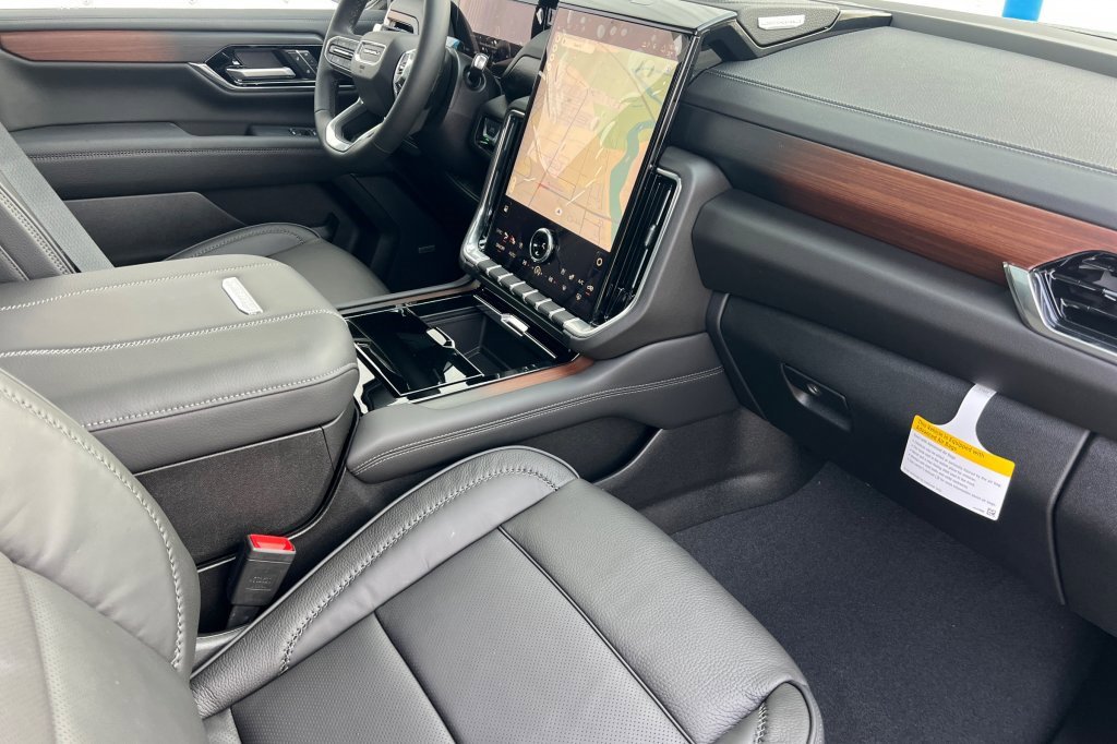 New 2026 GMC Yukon XL Denali w/ Denali Reserve Package image 14