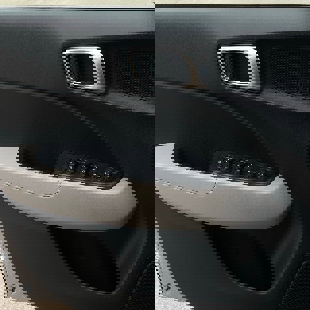 Used 2025 Hyundai Venue SEL FWD image 20