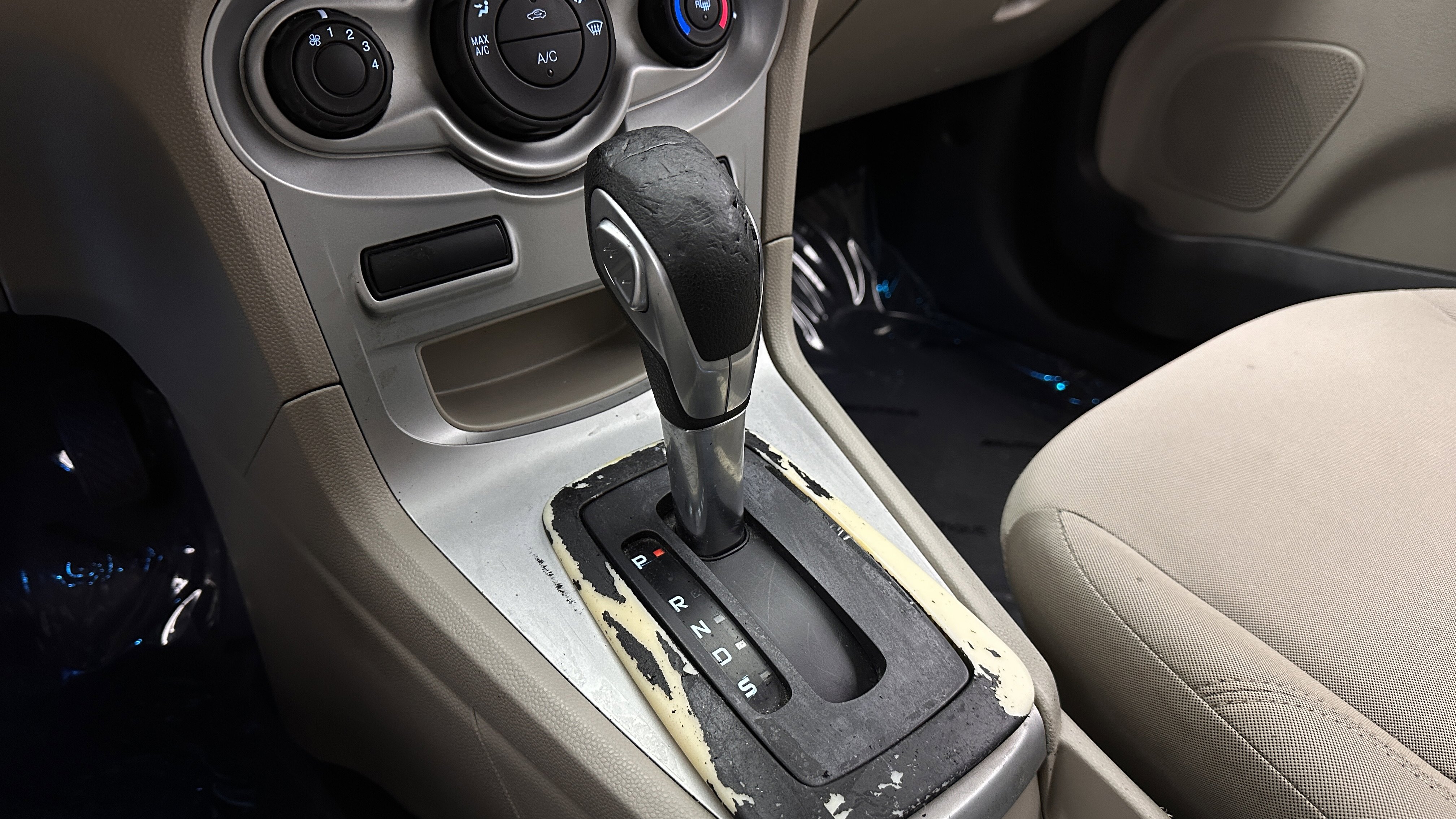 Used 2017 Ford Fiesta SE image 13