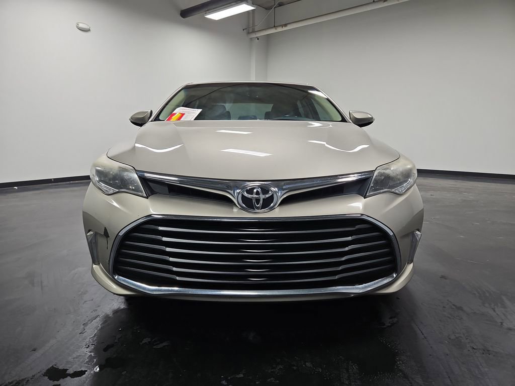 Used 2016 Toyota Avalon XLE Premium image 2