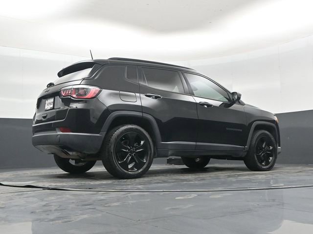 Used 2018 Jeep Compass Latitude FWD image 39