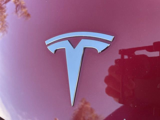 Used 2022 Tesla Model Y Long Range image 32