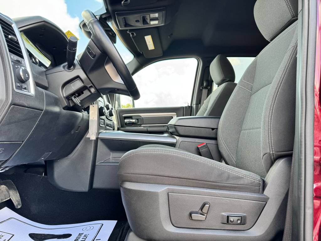 Used 2024 RAM 1500 Warlock AWD/4WD image 17