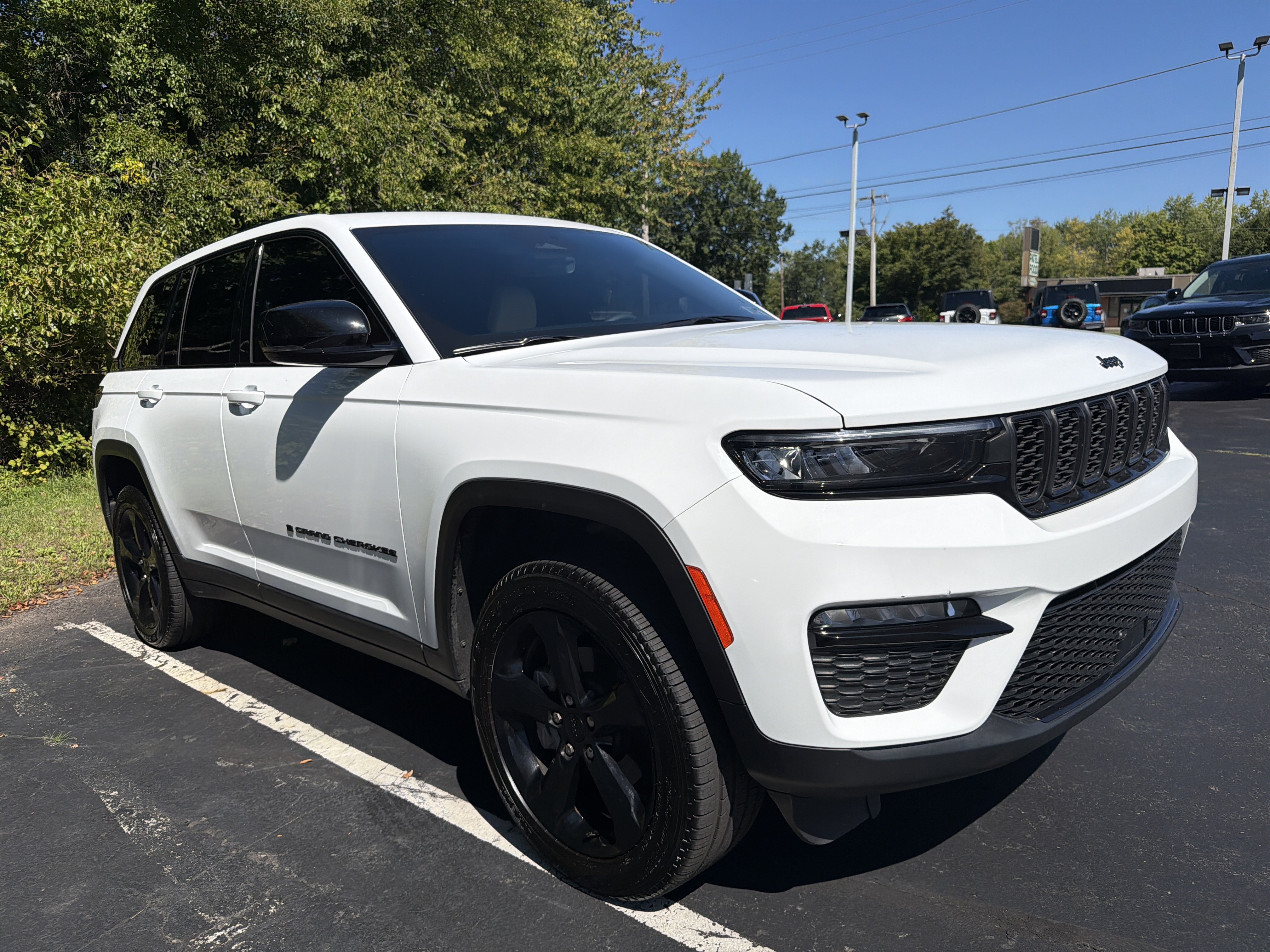 Used 2025 Jeep Grand Cherokee Limited w/ Black Appearance Package
