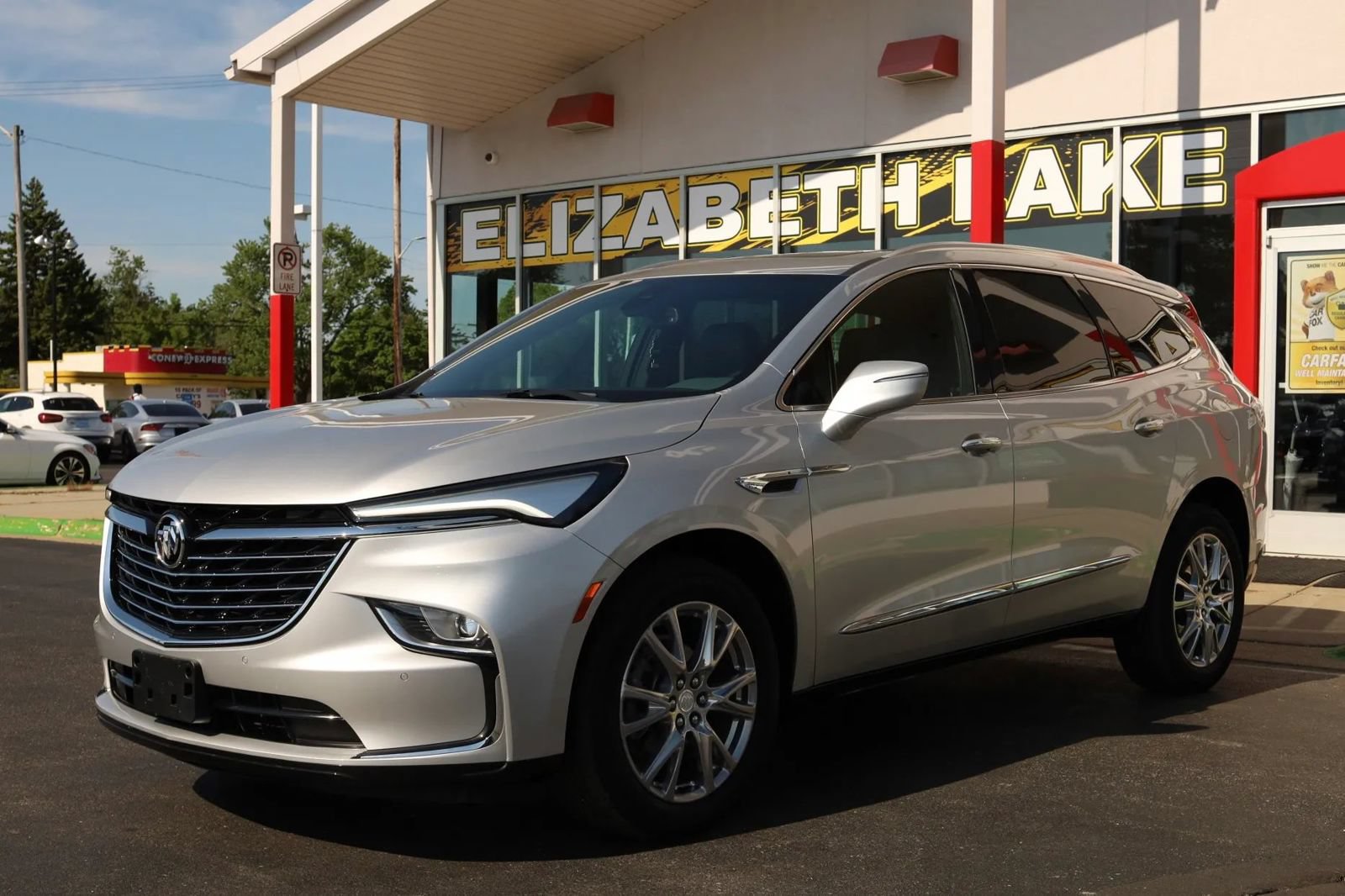 Used 2022 Buick Enclave Essence w/ Experience Buick Package AWD/4WD image 1
