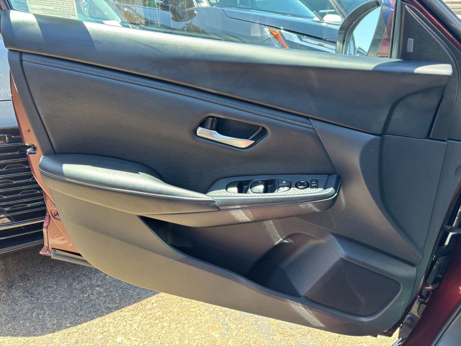 Used 2025 Nissan Sentra SV FWD image 18