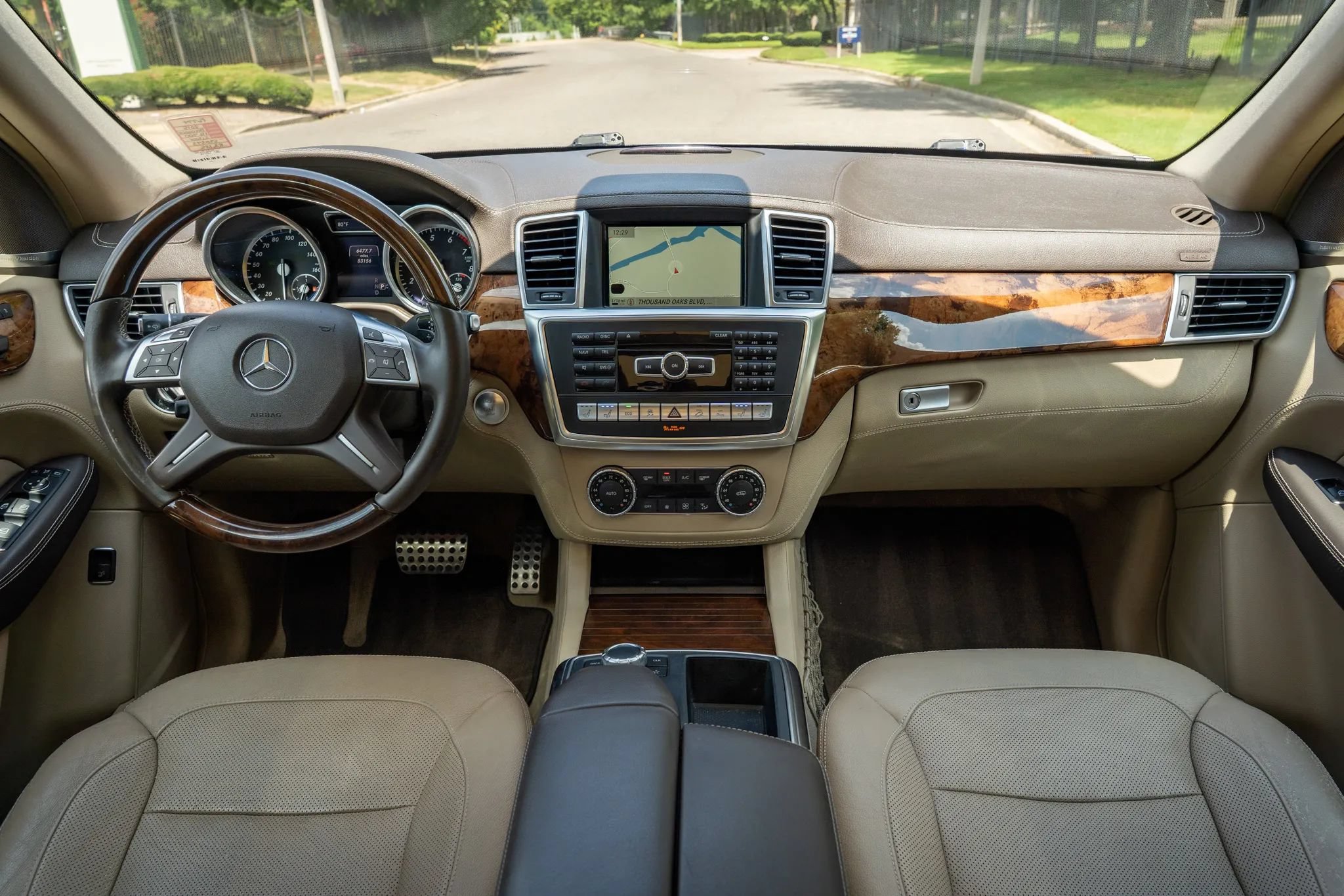 Used 2015 Mercedes-Benz ML 400 4MATIC w/ Lighting Package image 18